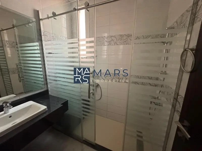| Luxerious 4 Bedroom Villa | Big Garden |-13