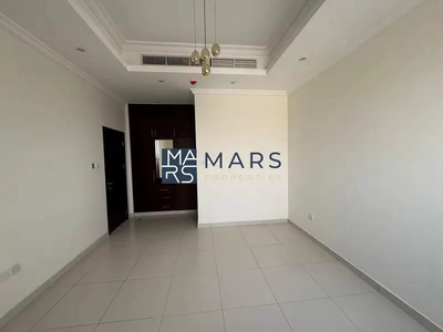 | Luxerious 4 Bedroom Villa | Big Garden |-16