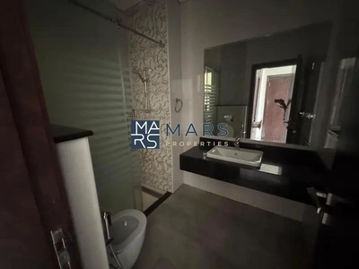 | Luxerious 4 Bedroom Villa | Big Garden |-17