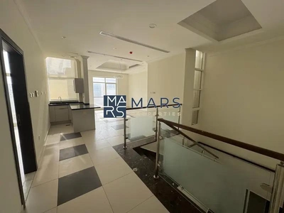| Luxerious 4 Bedroom Villa | Big Garden |-18