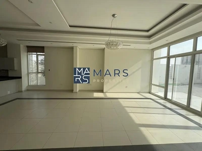 | Luxerious 4 Bedroom Villa | Big Garden |-5