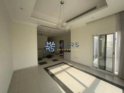 | Luxerious 4 Bedroom Villa | Big Garden |-8