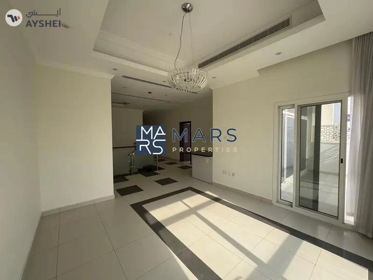| Luxerious 4 Bedroom Villa | Big Garden |-8-8