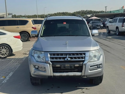 Mitsubishi Pajero 2016 silver color GCC calen car-0