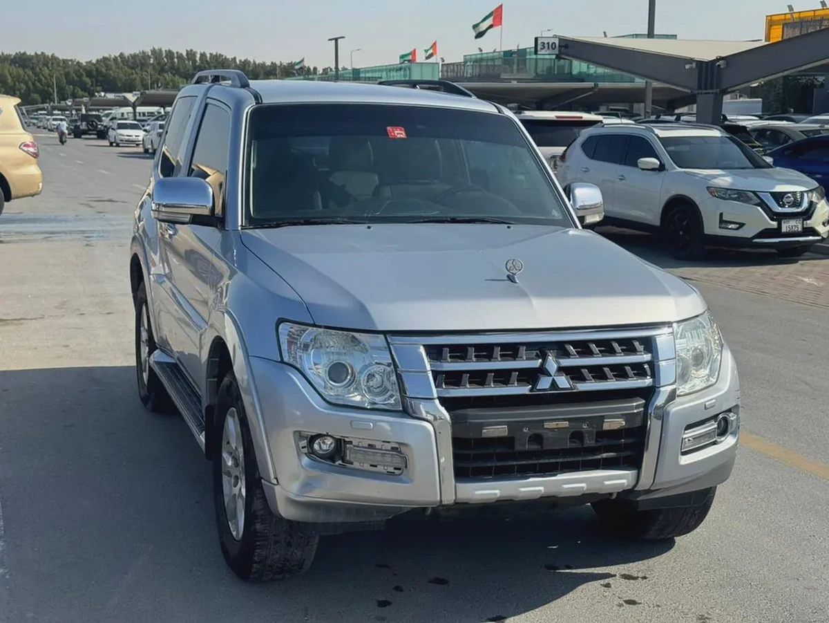Mitsubishi Pajero 2016 silver color GCC calen car-7-7