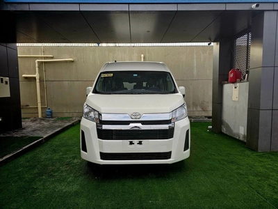 Toyota Hiace GL PASSENGER/ PATROL MANUAL/ 3.5 V6/ LOW MILEAGE-1