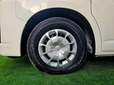 Toyota Hiace GL PASSENGER/ PATROL MANUAL/ 3.5 V6/ LOW MILEAGE-6