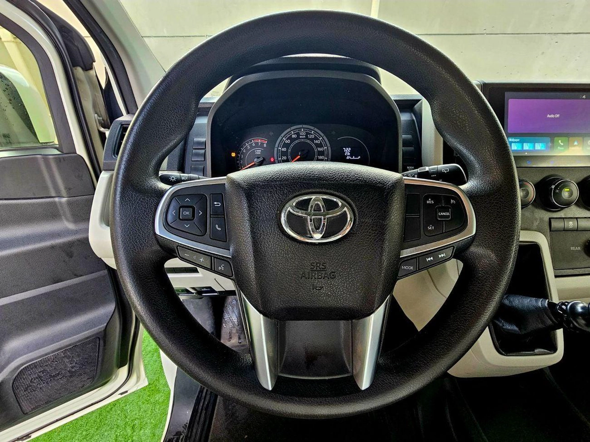 Toyota Hiace GL PASSENGER/ PATROL MANUAL/ 3.5 V6/ LOW MILEAGE-11-11