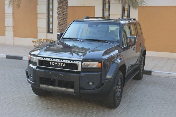 TOYOTA PRADO 2024-GXR-60000KM-GCC SPECS-UNDER WARRANTY  SERVICE