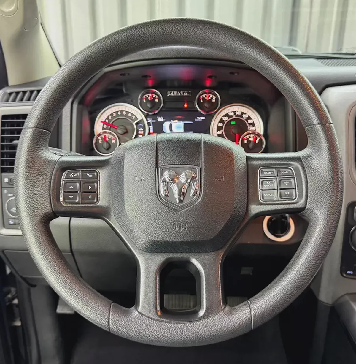 Dodge Ram 1500 | HEMI 5.7 L V8 VVT | GCC | Original Paint | Full service History-12-12