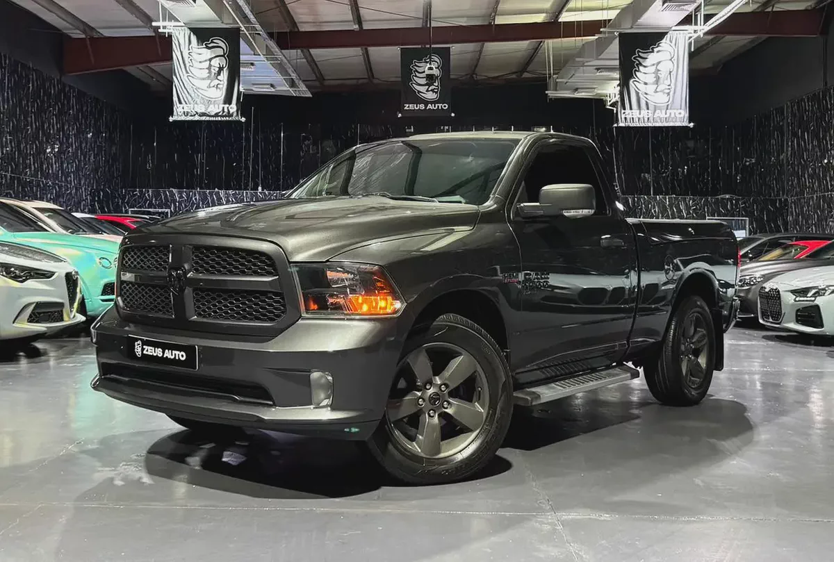 Dodge Ram  1500 | HEMI  5.7 L V8 VVT | GCC | Original Paint | Full service History