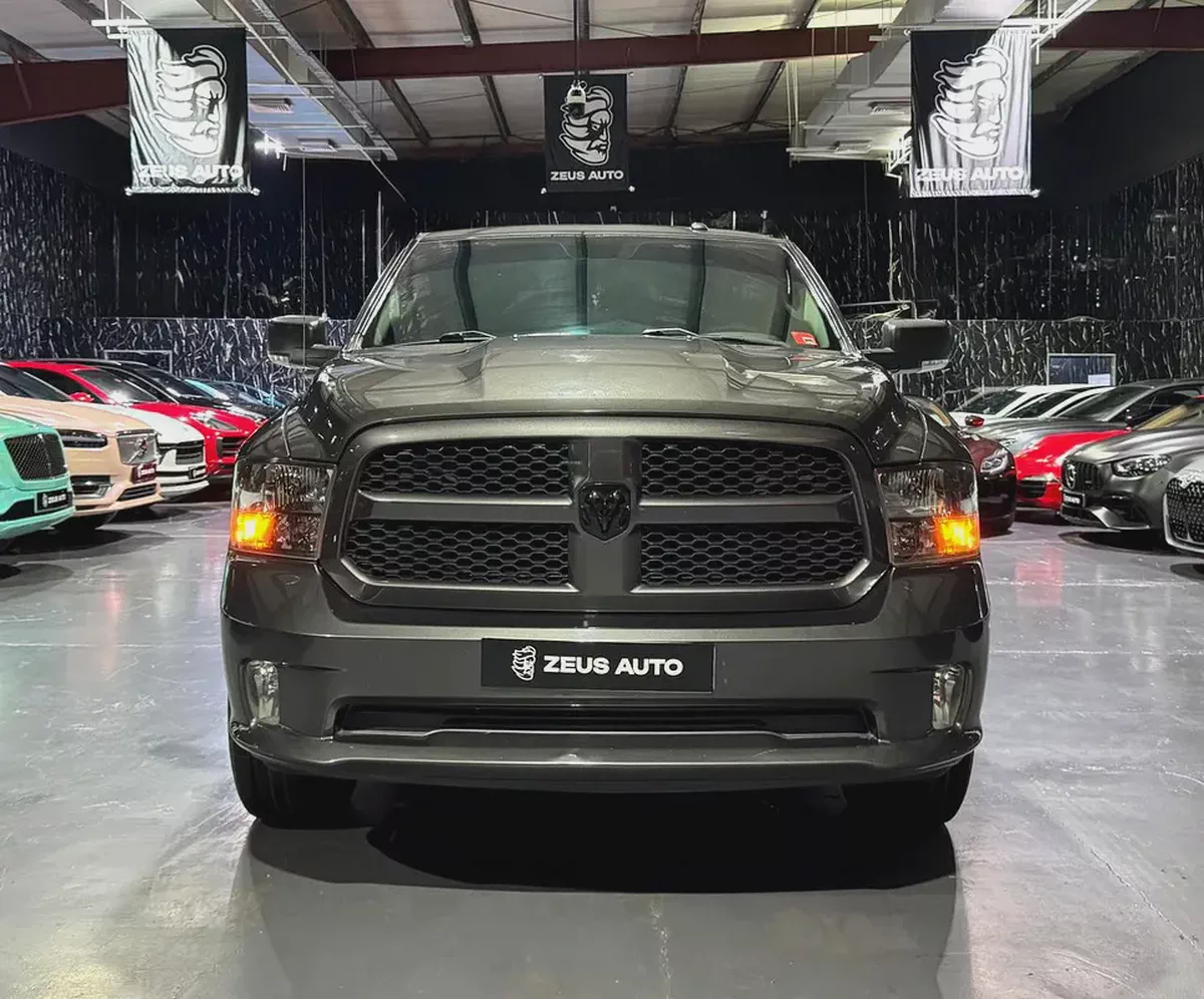 Dodge Ram 1500 | HEMI 5.7 L V8 VVT | GCC | Original Paint | Full service History-1-1