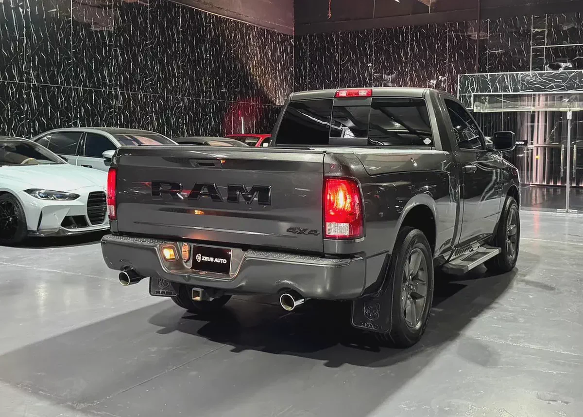 Dodge Ram 1500 | HEMI 5.7 L V8 VVT | GCC | Original Paint | Full service History-3-3