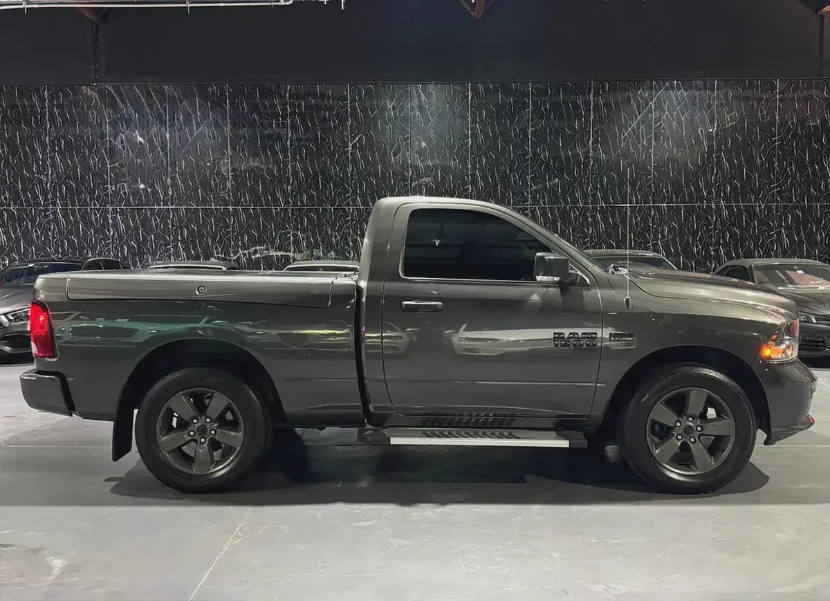 Dodge Ram 1500 | HEMI 5.7 L V8 VVT | GCC | Original Paint | Full service History-5-5