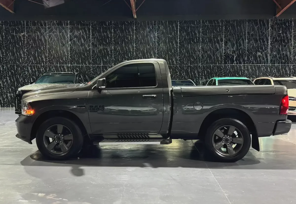 Dodge Ram 1500 | HEMI 5.7 L V8 VVT | GCC | Original Paint | Full service History-6-6