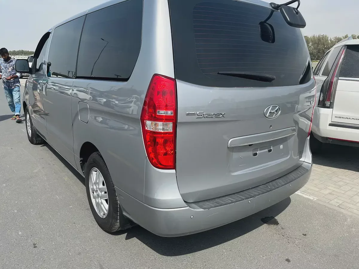 Hyundai H1-4-4