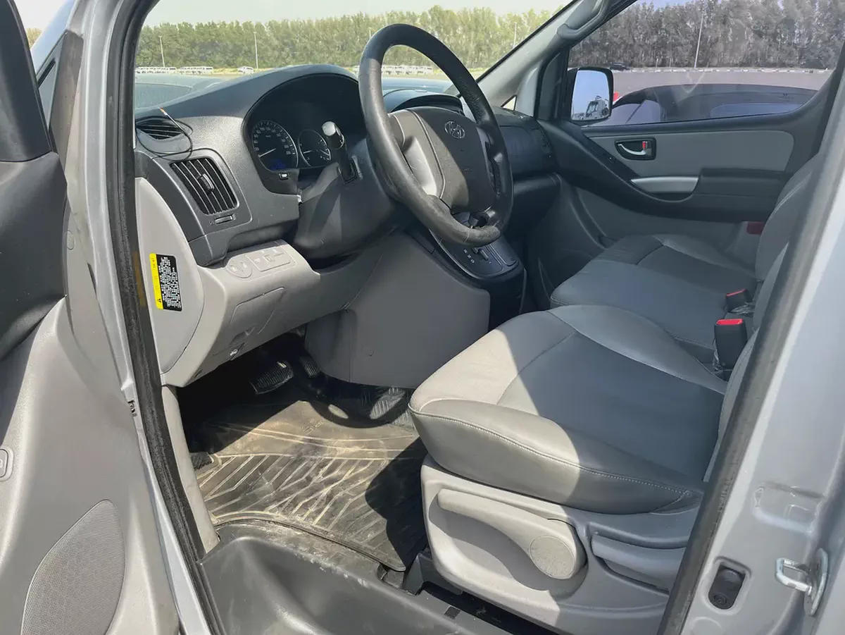 Hyundai H1-7-7