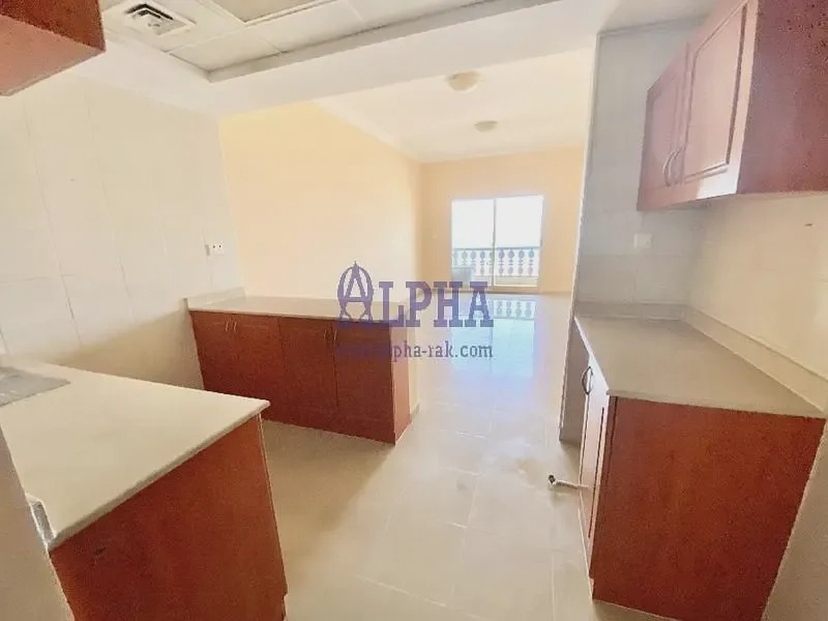 Studio for Sale Great Investment-2-2