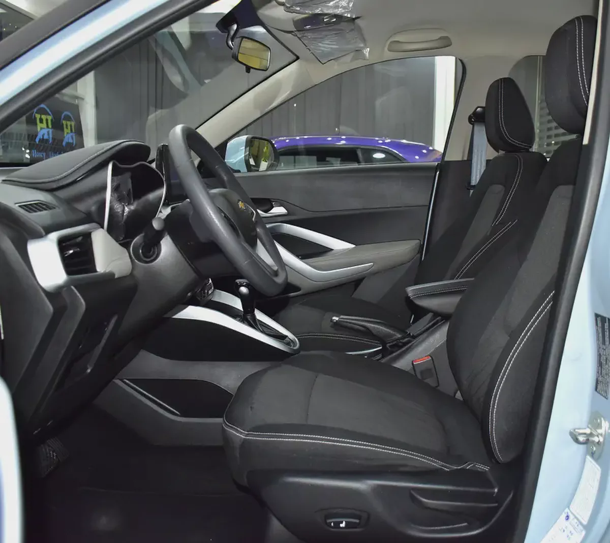 AED 823 EMi at 0% DP | Chevrolet Groove LT ( 2023 Model ) in Blue Color GCC Specs-9-9