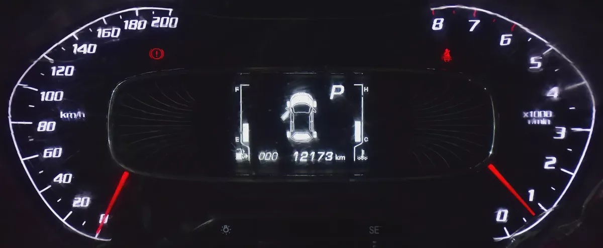 AED 823 EMi at 0% DP | Chevrolet Groove LT ( 2023 Model ) in Blue Color GCC Specs-12-12