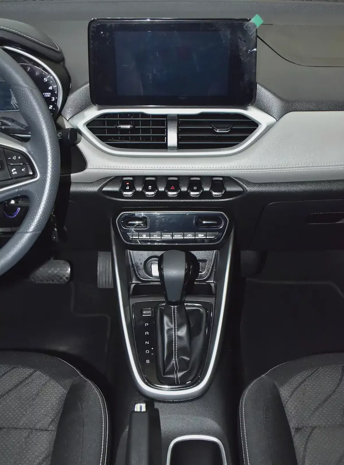 AED 823 EMi at 0% DP | Chevrolet Groove LT ( 2023 Model ) in Blue Color GCC Specs-14-14