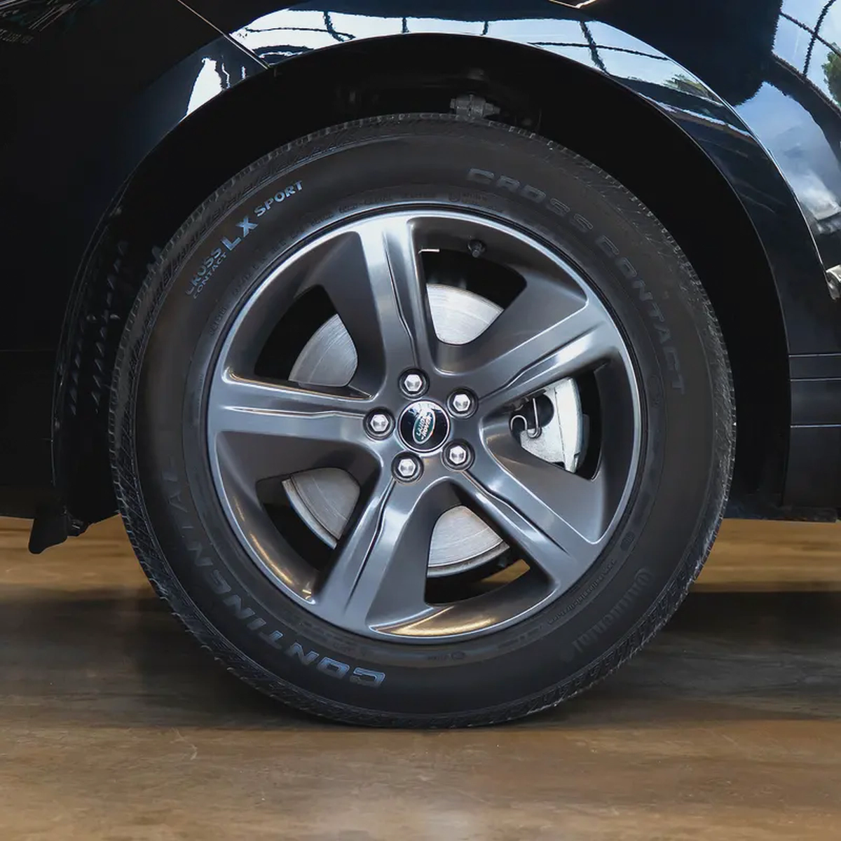 AED 3,161 pm • 0% Downpayment • Range Rover Velar P250 S  • 1 Year Warranty-6-6