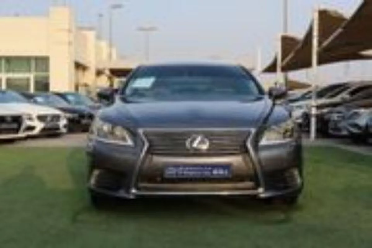 Used Lexus LS 460 4 door 4.6L SWB 2014-9-9