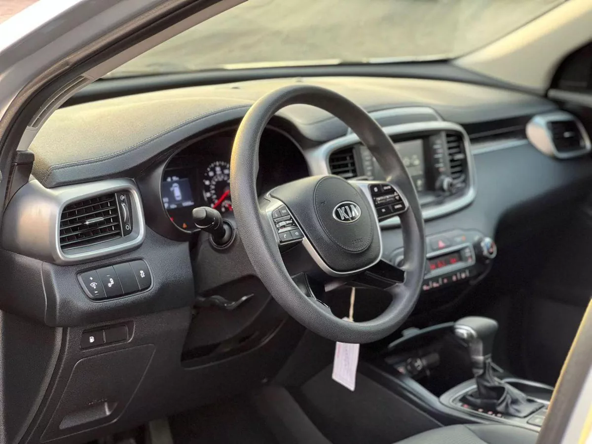 Kia Sorento LX 2019 Kia Sorento MidOption -3.3L V6 - Rear Camera - Auto trunk - Leather Seat --11-0