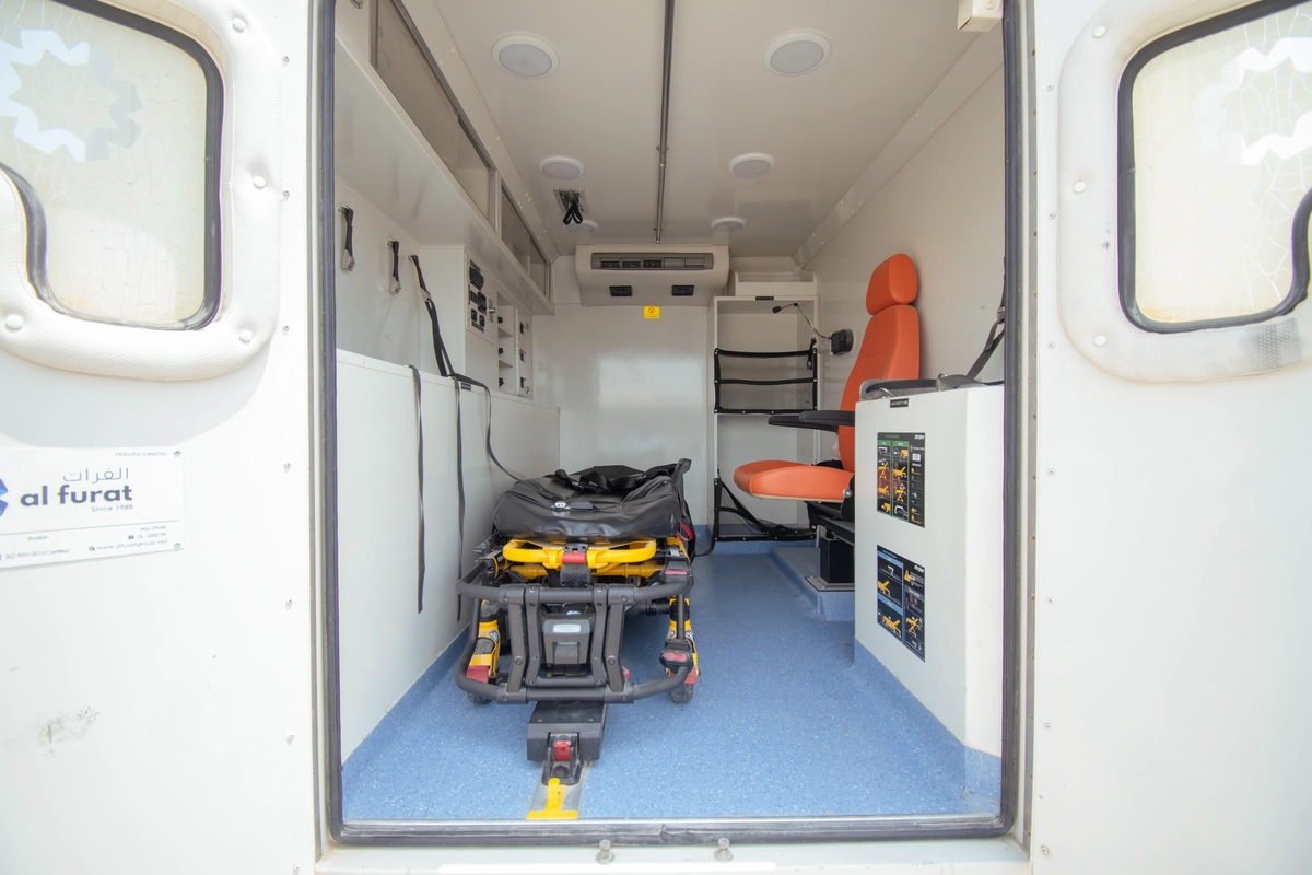 Ambulance Box with Full Equipment for Land Cruiser Pickup-2-2