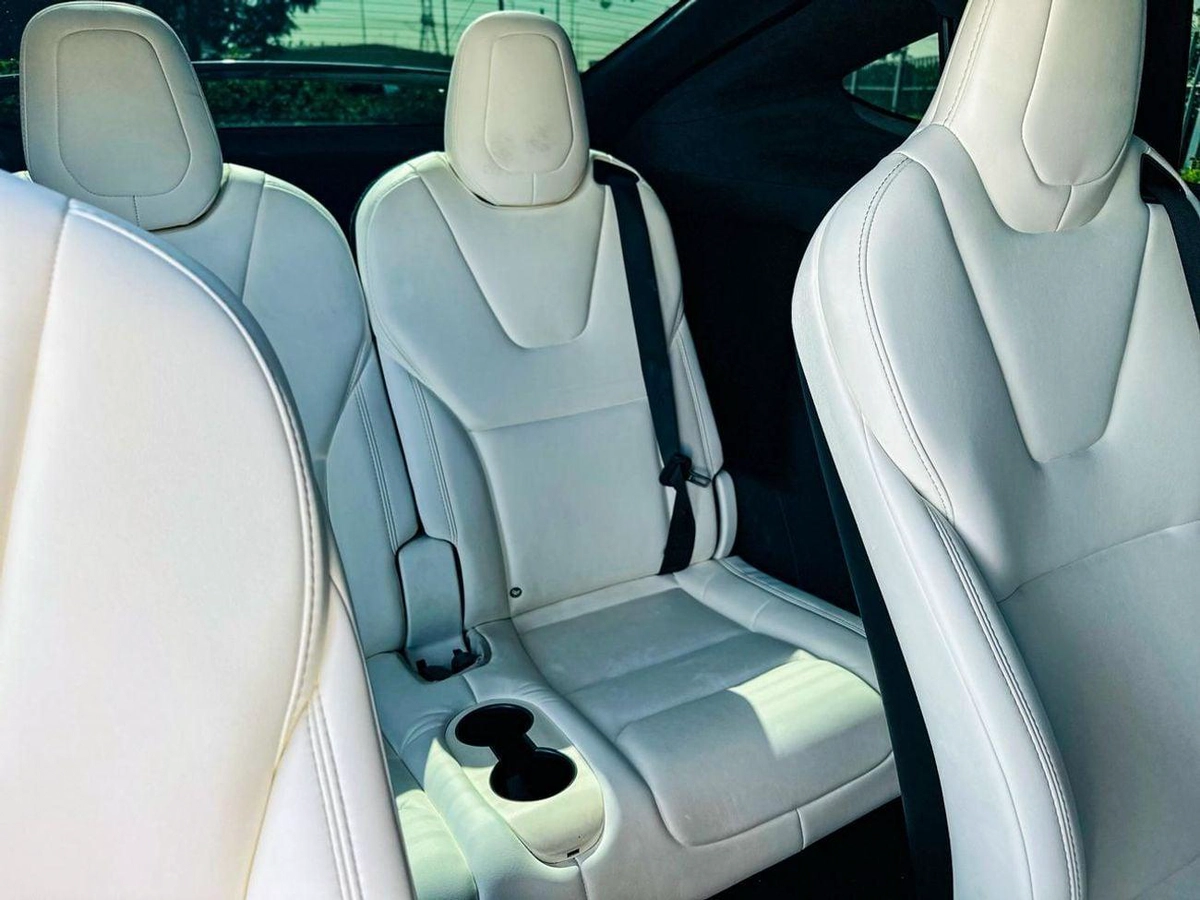 Tesla Model X Long Range (AWD)-9-0