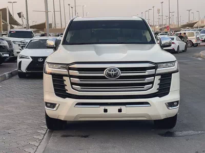 تويوتا لاند كلوزر VXR بدون تيربو Pristine Toyota Land Cruiser VXR 2022 | GCC Specs | Full Option-0