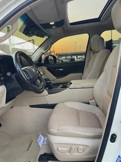 تويوتا لاند كلوزر VXR بدون تيربو Pristine Toyota Land Cruiser VXR 2022 | GCC Specs | Full Option-10