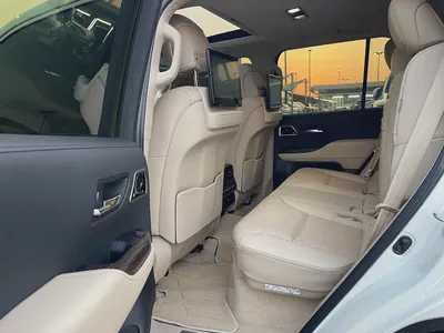 تويوتا لاند كلوزر VXR بدون تيربو Pristine Toyota Land Cruiser VXR 2022 | GCC Specs | Full Option-11