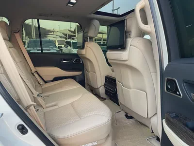 تويوتا لاند كلوزر VXR بدون تيربو Pristine Toyota Land Cruiser VXR 2022 | GCC Specs | Full Option-13