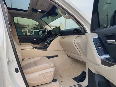 تويوتا لاند كلوزر VXR بدون تيربو Pristine Toyota Land Cruiser VXR 2022 | GCC Specs | Full Option-15