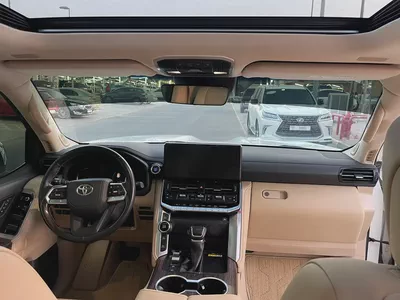 تويوتا لاند كلوزر VXR بدون تيربو Pristine Toyota Land Cruiser VXR 2022 | GCC Specs | Full Option-17