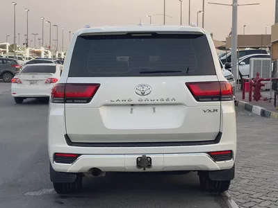 تويوتا لاند كلوزر VXR بدون تيربو Pristine Toyota Land Cruiser VXR 2022 | GCC Specs | Full Option-4