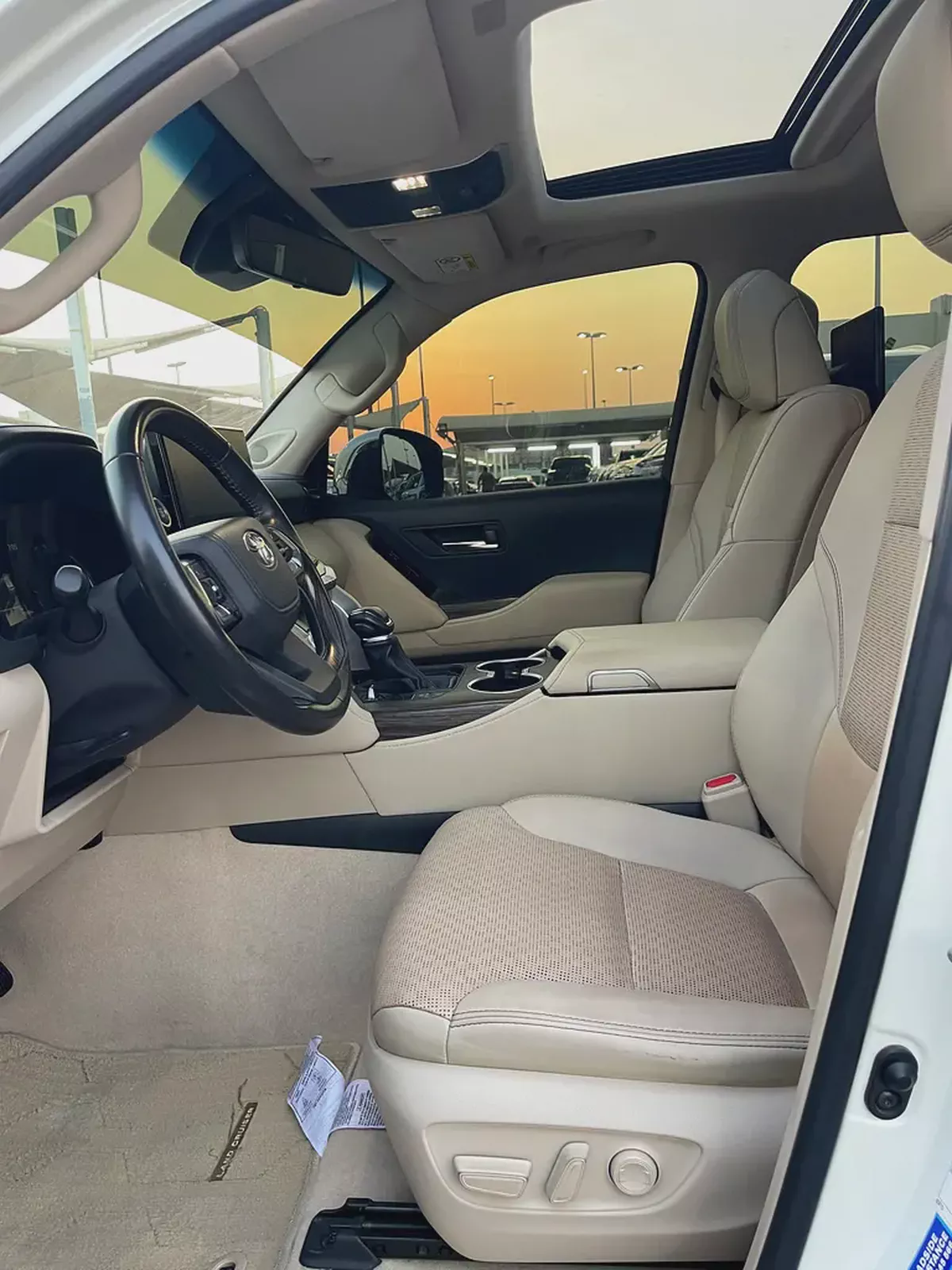 تويوتا لاند كلوزر VXR بدون تيربو Pristine Toyota Land Cruiser VXR 2022 | GCC Specs | Full Option-10-10