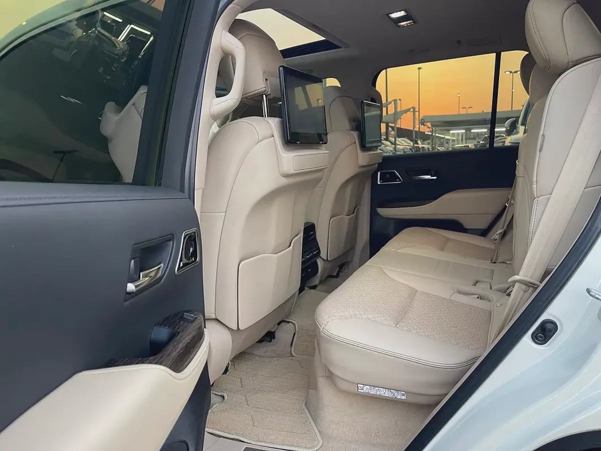 تويوتا لاند كلوزر VXR بدون تيربو Pristine Toyota Land Cruiser VXR 2022 | GCC Specs | Full Option-11-11