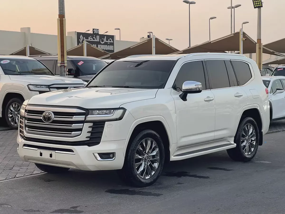 تويوتا لاند كلوزر VXR بدون تيربو Pristine Toyota Land Cruiser VXR 2022 | GCC Specs | Full Option-1-1