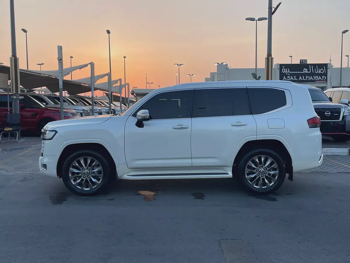 تويوتا لاند كلوزر VXR بدون تيربو Pristine Toyota Land Cruiser VXR 2022 | GCC Specs | Full Option-2-2