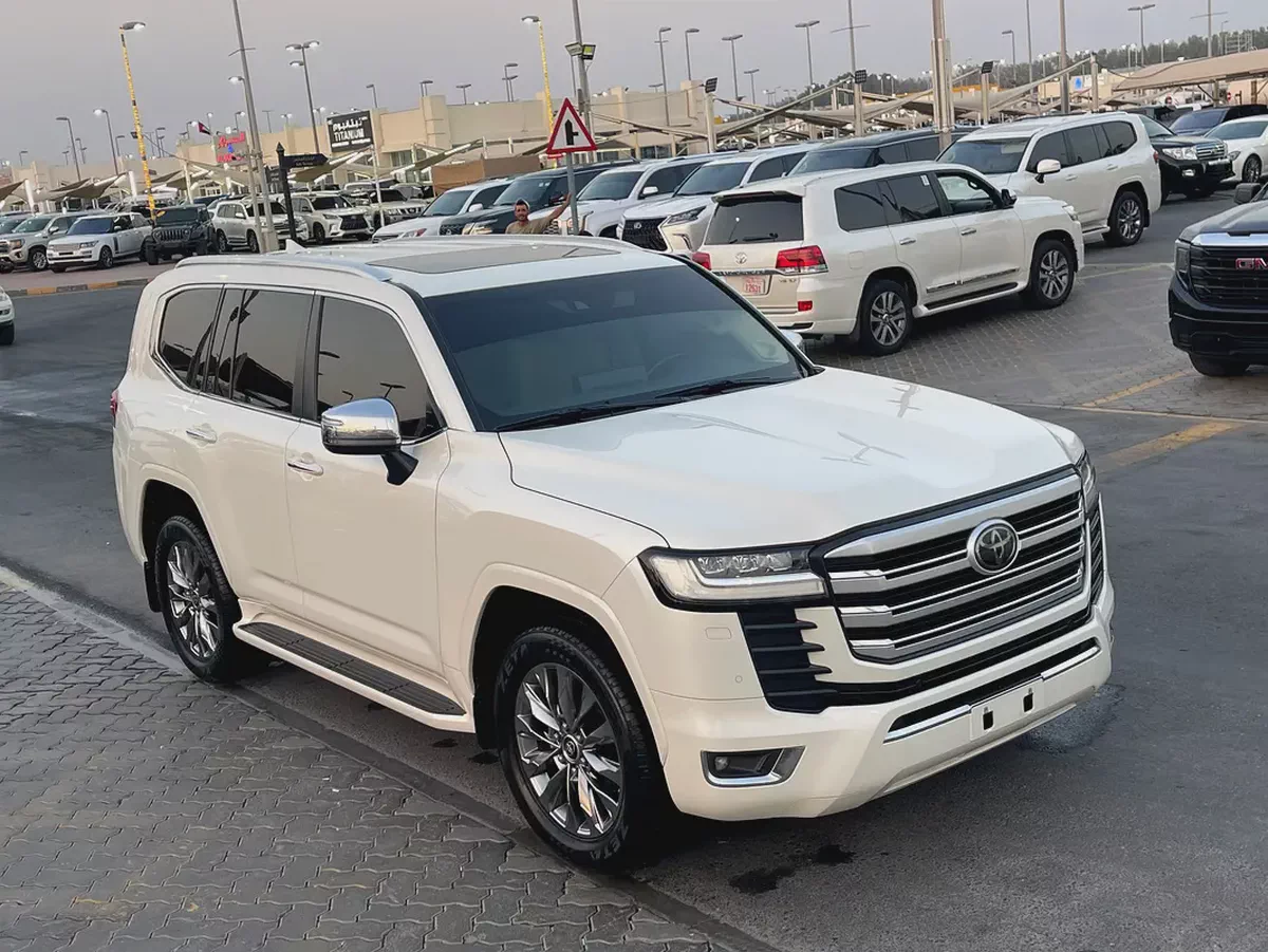 تويوتا لاند كلوزر VXR بدون تيربو Pristine Toyota Land Cruiser VXR 2022 | GCC Specs | Full Option-8-8
