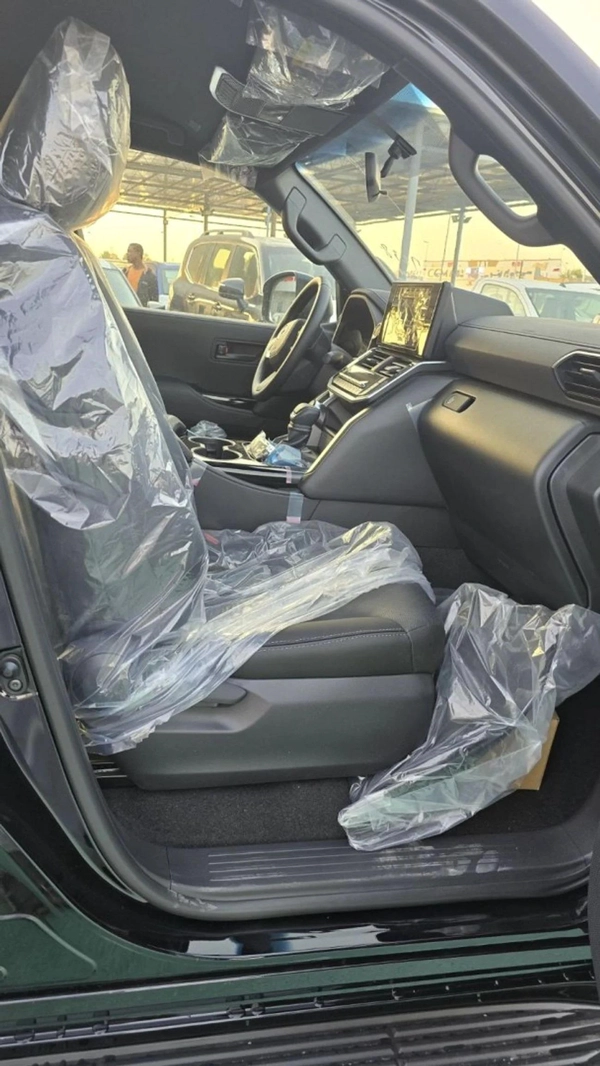 Toyota Land Cruiser GXR 4000 CC 2025 MODEL