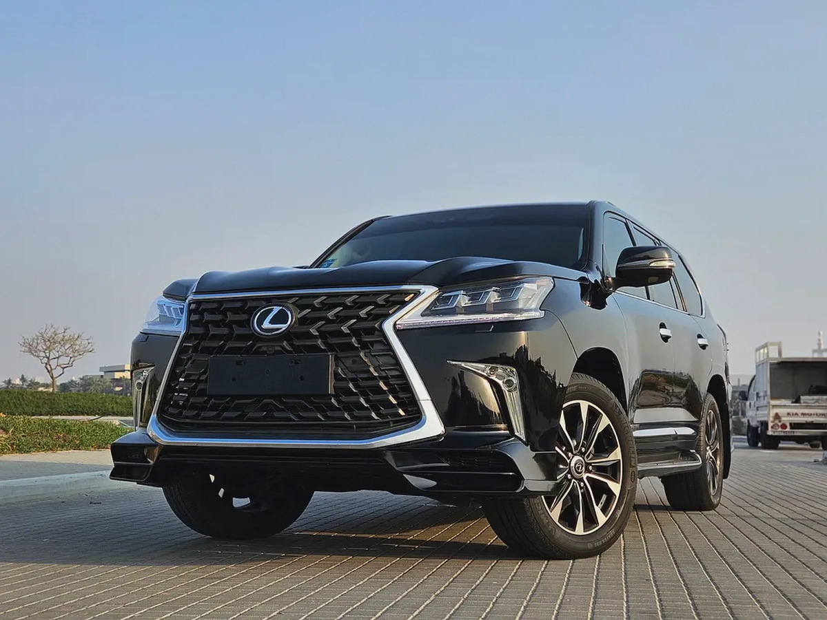 Lexus LX 570 2009 | GCC Specs | Facelift To 2023 Very Neat And Clean Car With Low KM Premium SUV