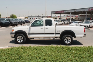 2000 - TOYOTA TUNDRA 4X4 - IMMCULATE CONDITION - ONLY 93,000 KM