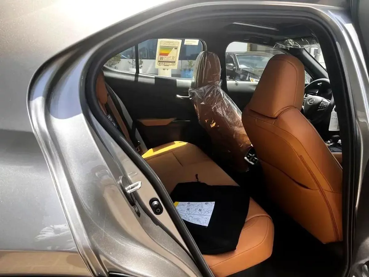 Lexus UX300h Elite 2.0L Hybrid 2025 GCC specs (FOR EXPORT ONLY)-10-0