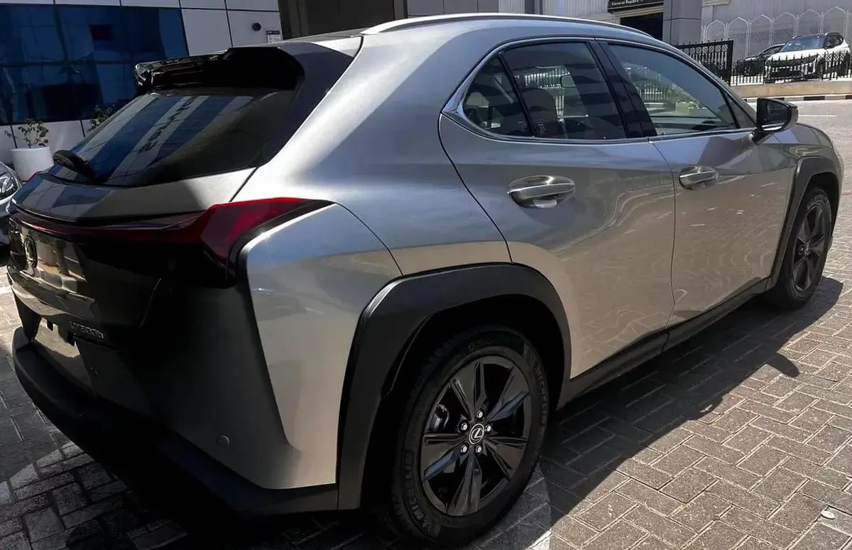 Lexus UX300h Elite 2.0L Hybrid 2025 GCC specs (FOR EXPORT ONLY)-13-0