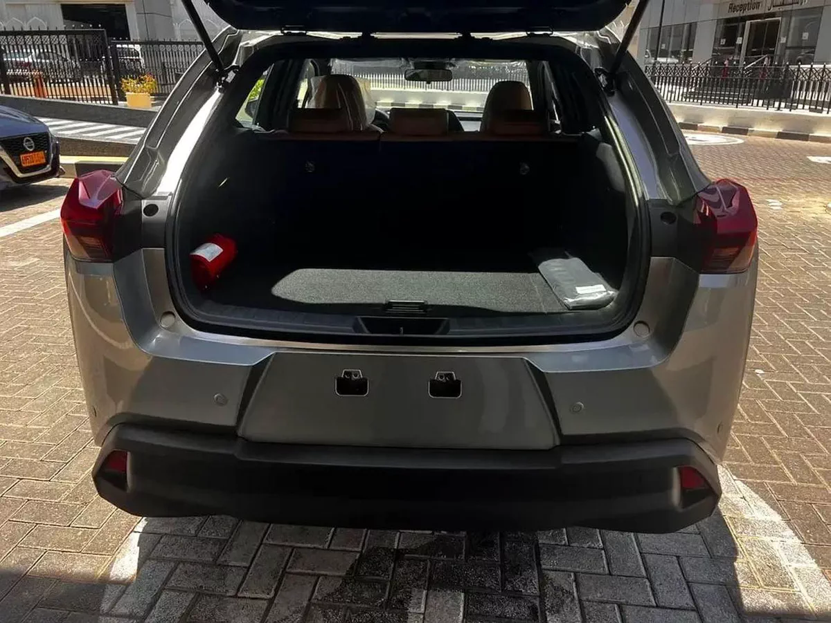 Lexus UX300h Elite 2.0L Hybrid 2025 GCC specs (FOR EXPORT ONLY)-14-0