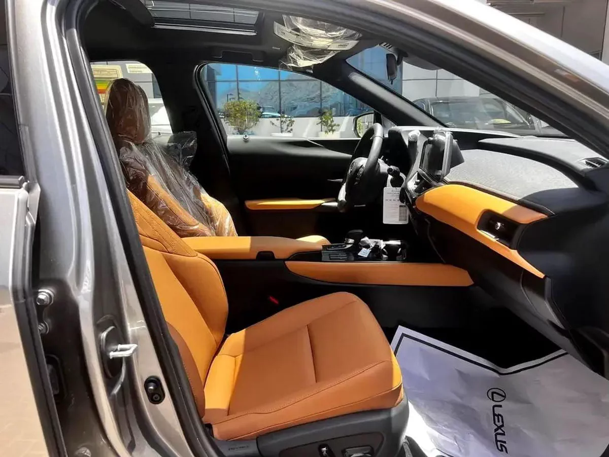Lexus UX300h Elite 2.0L Hybrid 2025 GCC specs (FOR EXPORT ONLY)-3-0