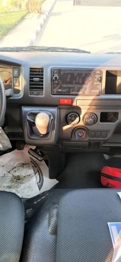 Toyota Hiace GL HIACE 2.5L HIROOF CARGO  PETROL-7